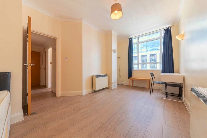 2 Bedroom Flat To Rent In North Block, C Belvedere Road, London, SE1