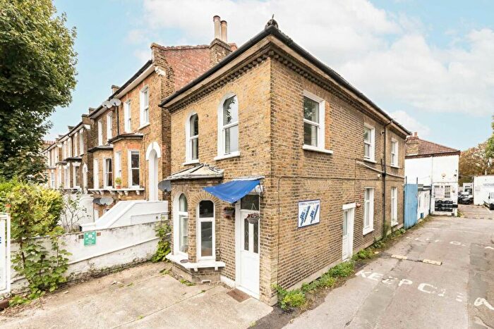 1 Bedroom Flat To Rent In Tyrrell Road, East Dulwich, SE22
