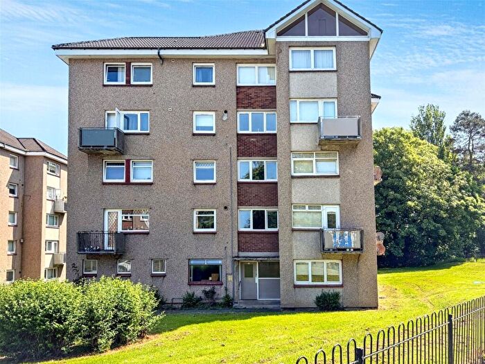2 Bedroom Flat For Sale In Kelvin Gardens, Hamilton, South Lanarkshire, ML3