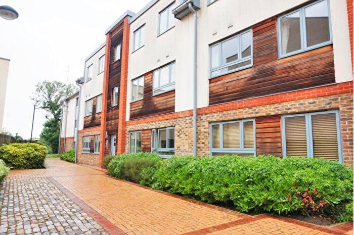 2 Bedroom Flat To Rent In The Waterfront, SG14