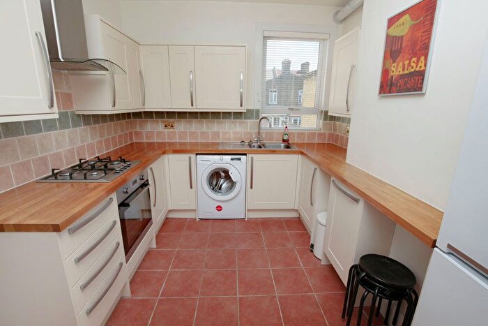 1 Bedroom Flat To Rent In Twickenham Road, Leytonstone, E11
