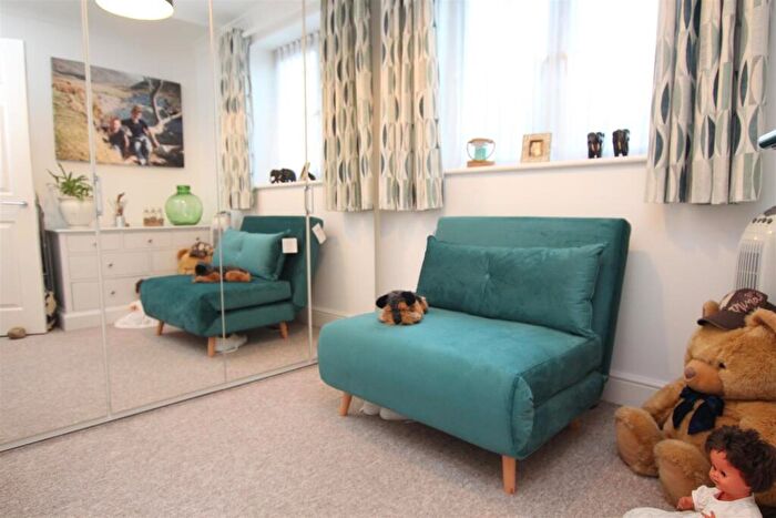2 Bedroom Flat For Sale In Hursley Road, Chandler's Ford, Eastleigh, SO53