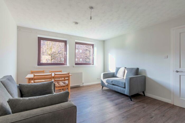 2 Bedroom Flat To Rent In New Johns Place Edinburgh United Kingdom, EH8
