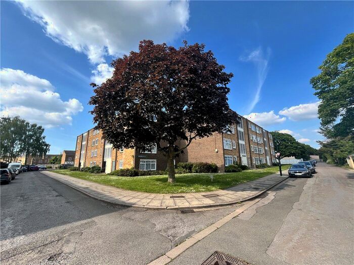 2 Bedroom Flat To Rent In Farm Road, Whitton, Hounslow, TW4