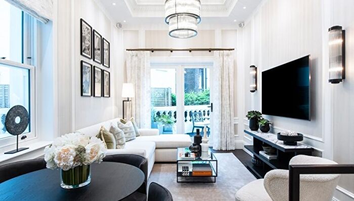 2 Bedroom Flat To Rent In Prince Of Wales Terrace, Kensington, W8