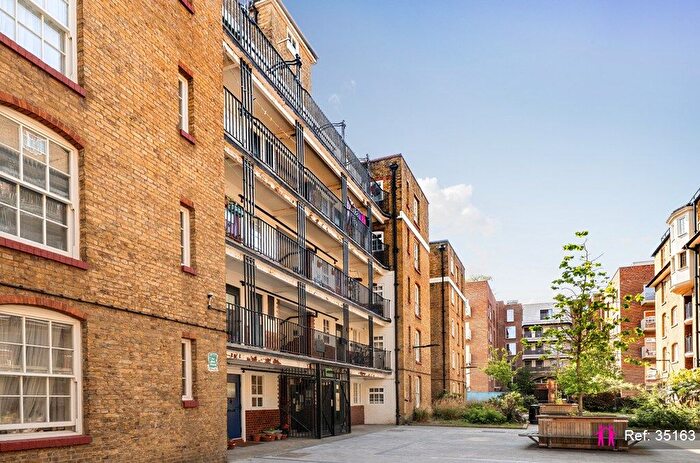 2 Bedroom Flat For Sale In Portpool Lane, London, EC1N