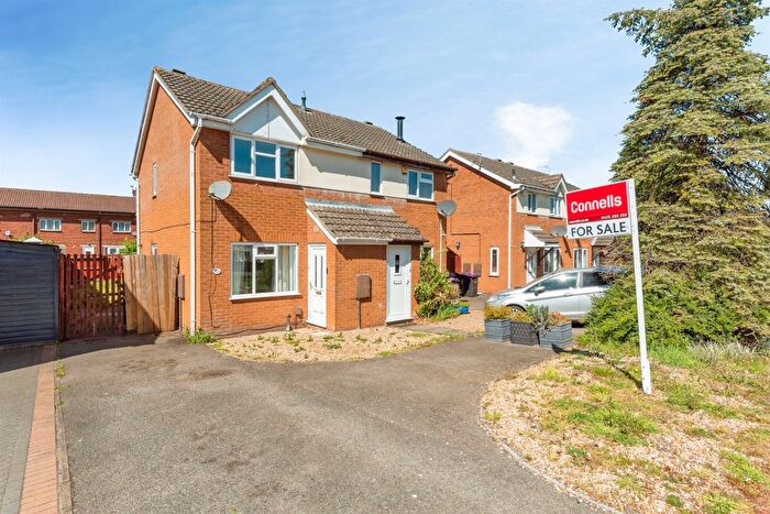 2 Bedroom Semi-Detached House For Sale In Trent Road, Grantham, NG31