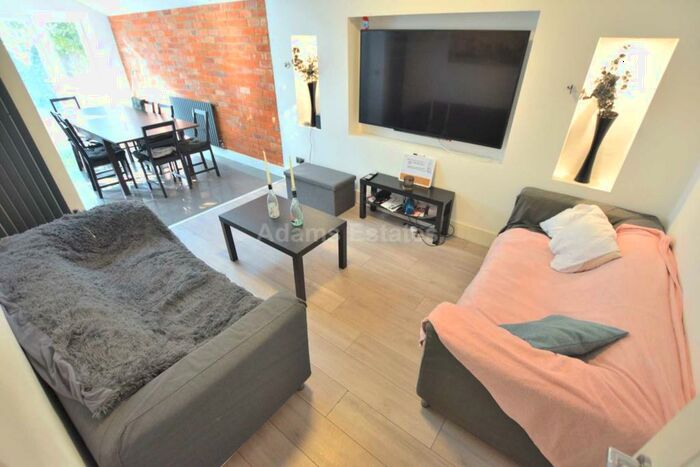 6 Bedroom Terraced House To Rent In Donnington Road, Reading, RG1