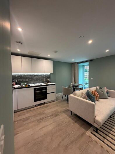 1 Bedroom Flat To Rent In The Factory, Memorial Avenue, Slough, SL1