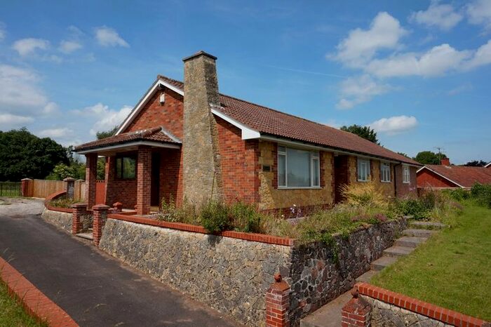 4 Bedroom Bungalow For Sale In Maunsel Road, North Newton, Bridgwater TA7