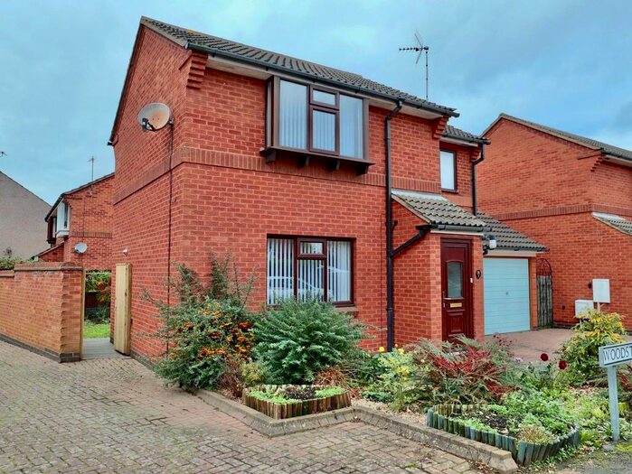2 Bedroom Link Detached House To Rent In Wood Street Close, Hinckley, LE10