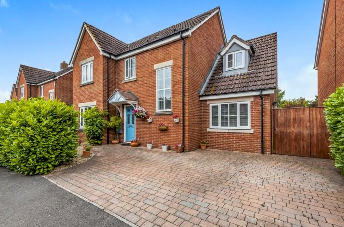 5 Bedroom Detached House For Sale In Witchcombe Close, Great Cheverell, Devizes, SN10