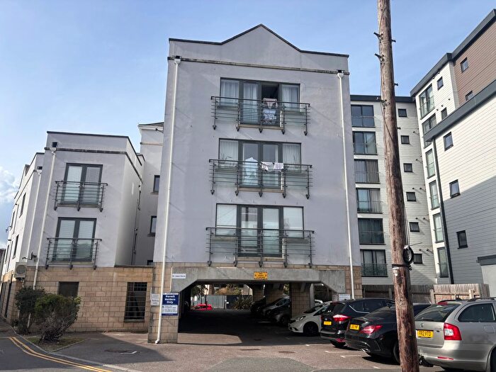 2 Bedroom Flat To Rent In Denmark Road, Poole, BH15