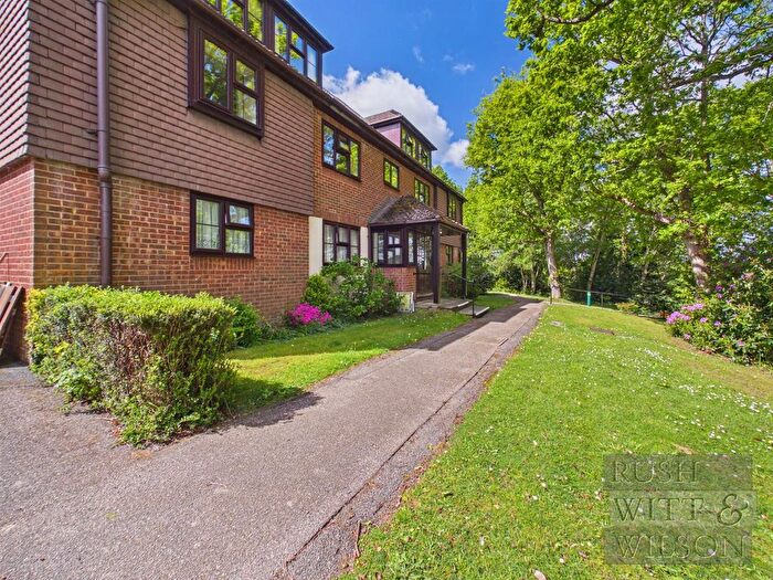 2 Bedroom Flat For Sale In Mansell Close, Bexhill-On-Sea, TN39