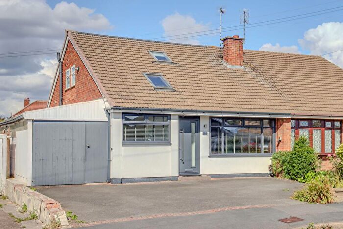 3 Bedroom Semi-Detached Bungalow For Sale In Hat Road, Leicester, LE3
