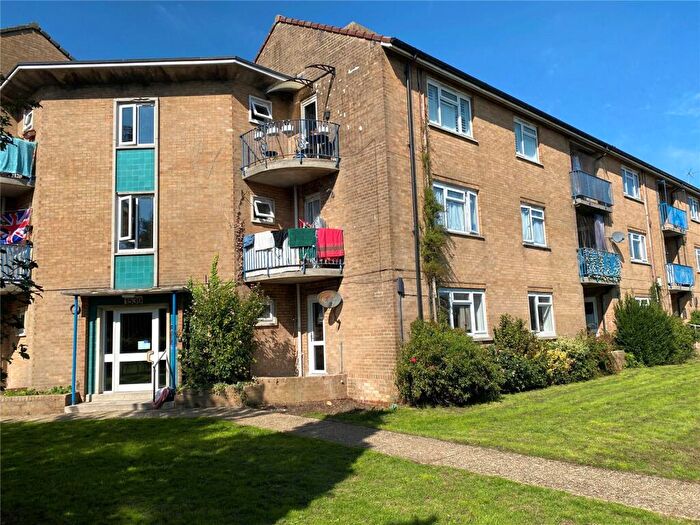 2 Bedroom Apartment For Sale In Wimborne Road, Kinson, Bournemouth, Dorset, BH10