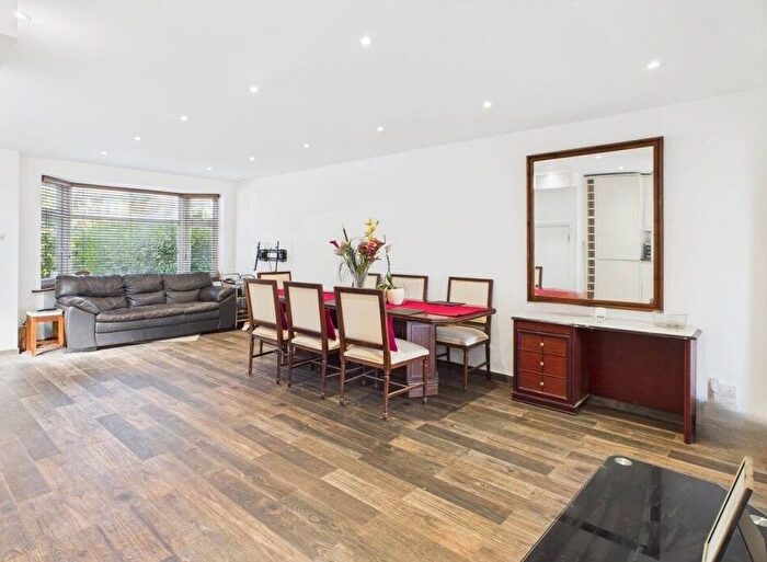 2 Bedroom Property To Rent In Birkbeck Road, London, NW7