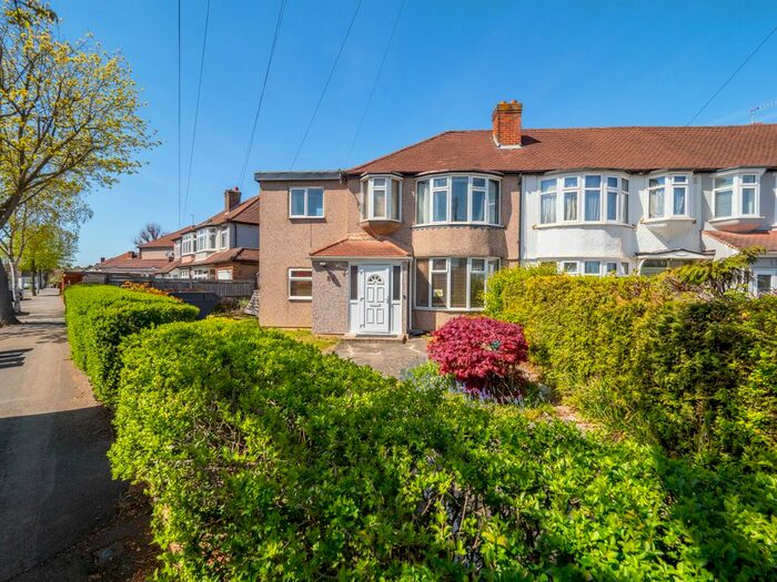 3 Bedroom Property To Rent In Windsor Avenue, Cheam, Surrey, SM3