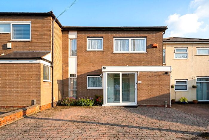 3 Bedroom Terraced House For Sale In Princethorpe Close, Shirley, B90