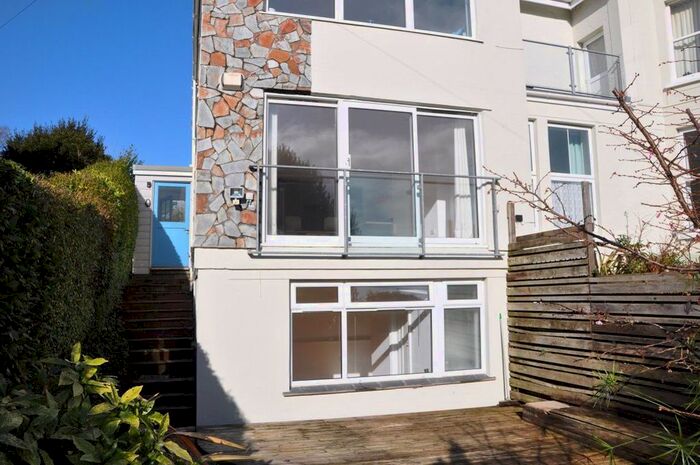 2 Bedroom Flat To Rent In Stracey Road, Falmouth, TR11