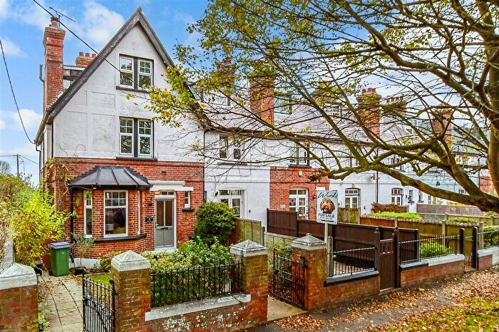 3 Bedroom End Terrace House For Sale In St. Andrew's Road, Littlestone, New Romney, Kent, TN28