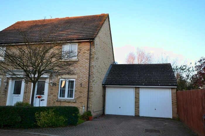 2 Bedroom Property To Rent In Juniper Court, Dunmow CM6