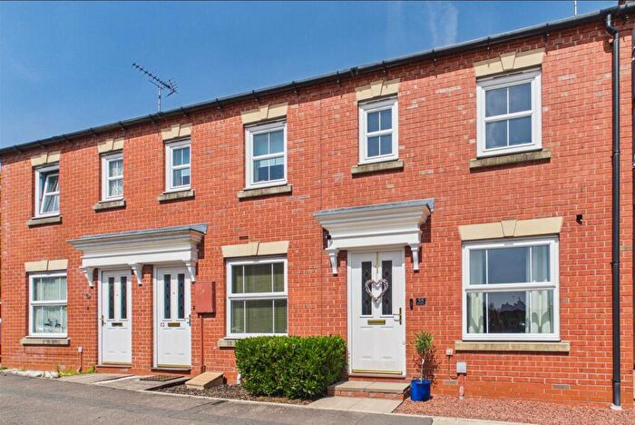 2 Bedroom Town House For Sale In Drovers Close, Uttoxeter, Staffordshire, ST14