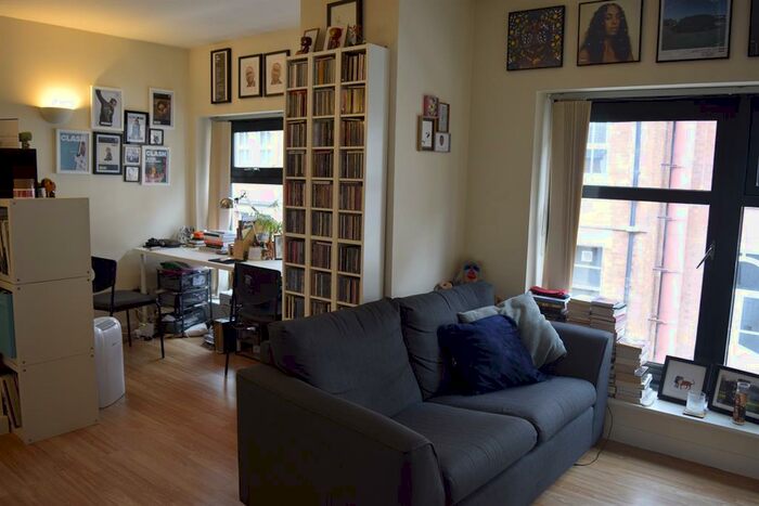 1 Bedroom Flat To Rent In Britannia House, York Place, Leeds, LS1