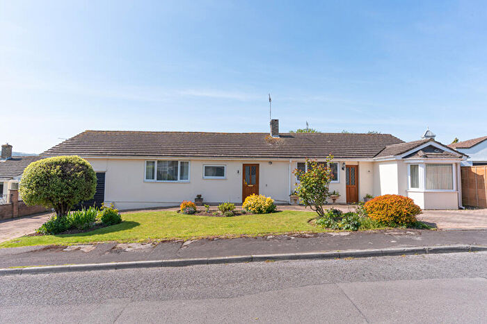 4 Bedroom Detached Bungalow For Sale In Meadow Drive, Weston-in-Gordano, Bristol, BS20