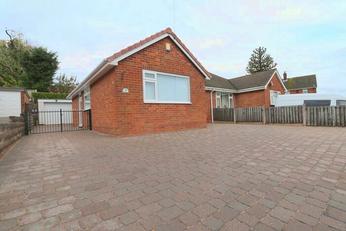 3 Bedroom Semi-Detached House To Rent In Combe Drive, Meir Heath, ST3