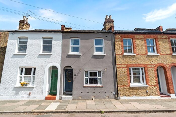 2 Bedroom Terraced House For Sale In Hamilton Road, Twickenham, TW2