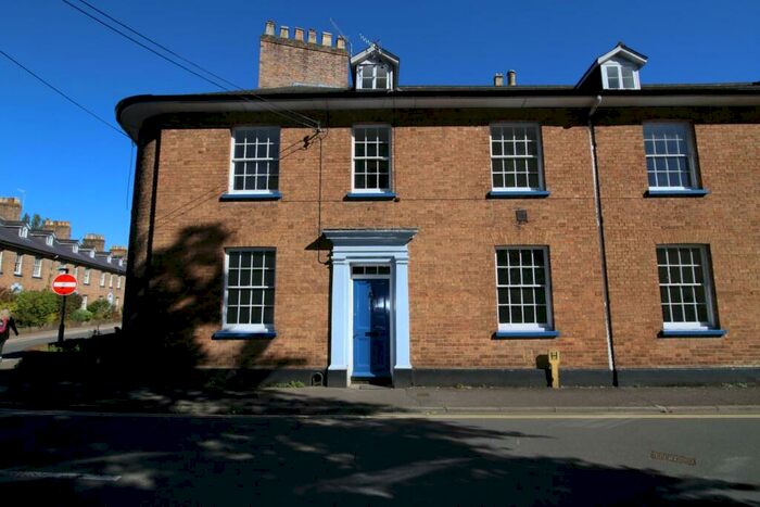 5 Bedroom Semi-Detached House To Rent In Tiverton, EX16