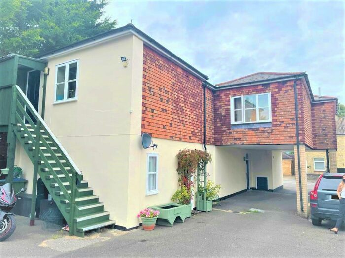 1 Bedroom Studio To Rent In London Road, Dunton Green, Sevenoaks, TN13
