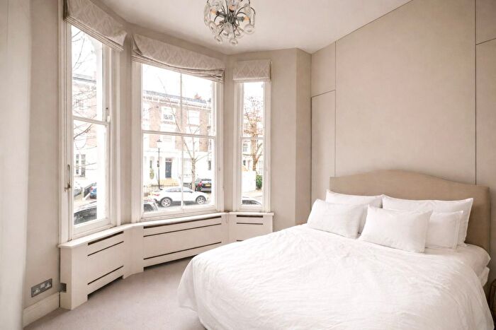 1 Bedroom Flat To Rent In Blenheim Crescent, Notting Hill, London, W11