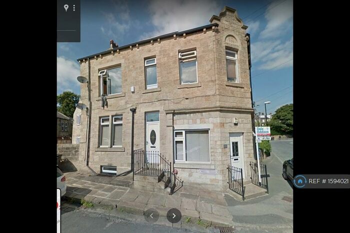 2 Bedroom Flat To Rent In Wells House, Guiseley, Leeds, LS20