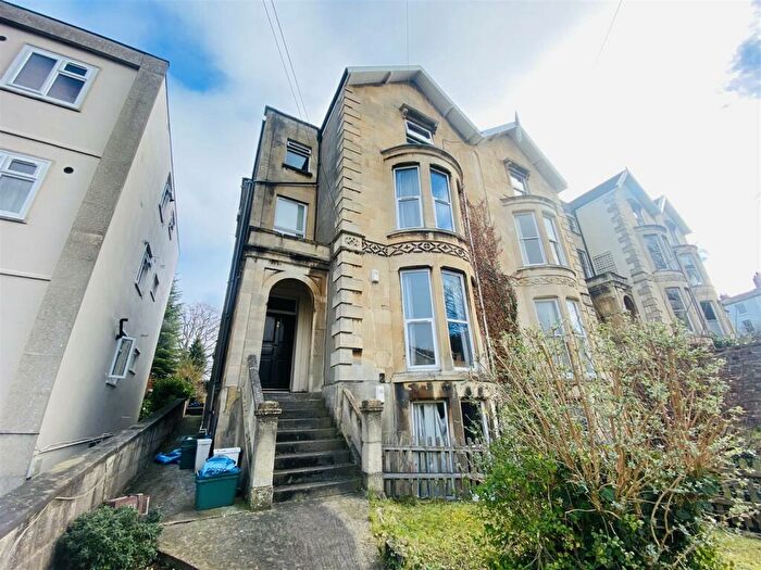 3 Bedroom Flat To Rent In B, Cotham Brow, Redland, BS6