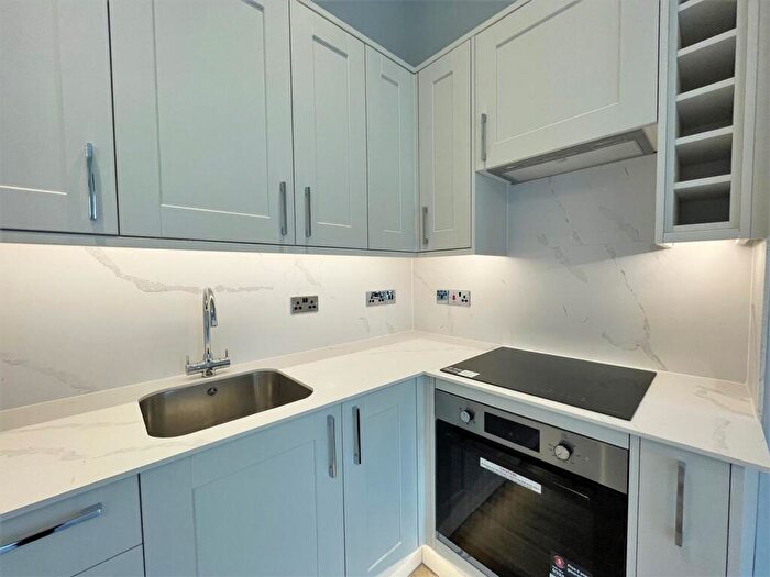 2 Bedroom Apartment To Rent In Lansdowne Place, Hove, BN3