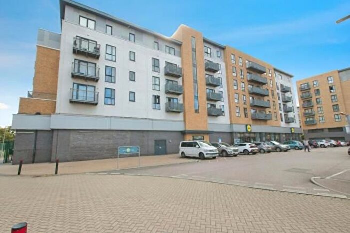 2 Bedroom Flat To Rent In Clydesdale Way, Belvedere, DA17