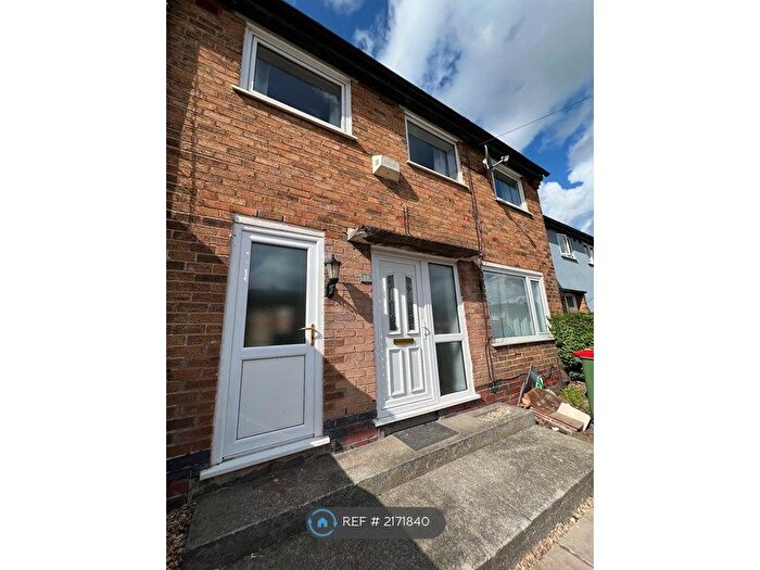 3 Bedroom Semi-Detached House To Rent In Heathfield Drive, Ribbleton, Preston, PR2