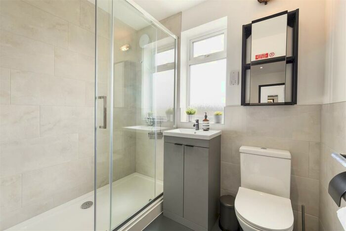 6 Bedroom House To Rent In Beachgrove Road, Bristol, BS16