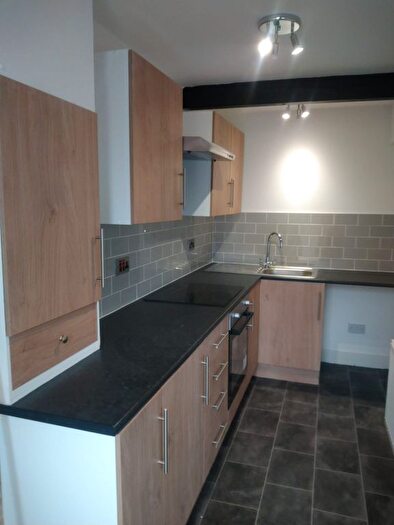 2 Bedroom Cottage To Rent In Chapel Street, Glossop, SK13