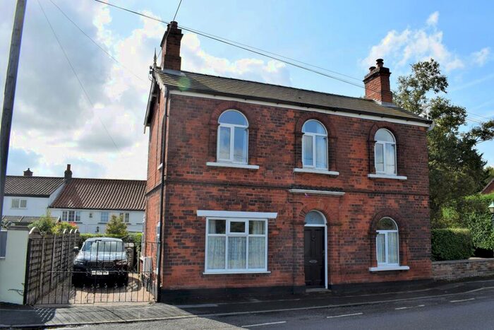 2 Bedroom Cottage For Sale In Scawby Road, Scawby Brook, DN20