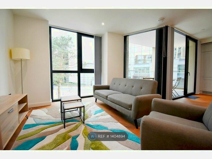 2 Bedroom Flat To Rent In Emery Way, London, E1W