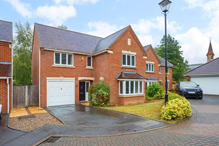 4 Bedroom Detached House To Rent In Vicarage Close, Colgate, Horsham, RH12