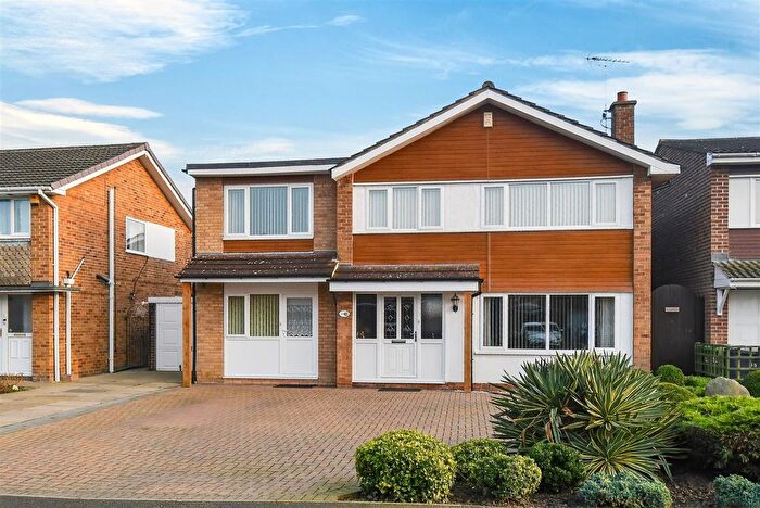 4 Bedroom Detached House For Sale In Huntsmans Walk, York, YO24