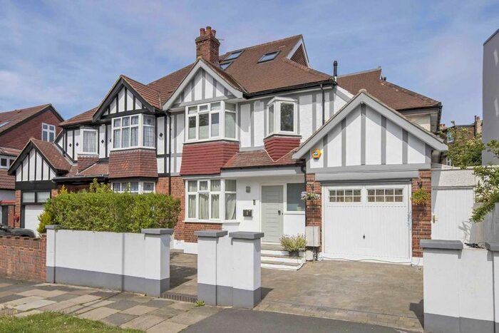 4 Bedroom Semi-Detached House To Rent In Thornton Road, London, SW12