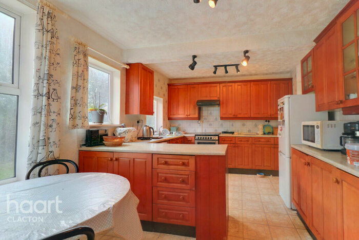 5 Bedroom Detached House For Sale In Hall Lane, Walton On The Naze, CO14