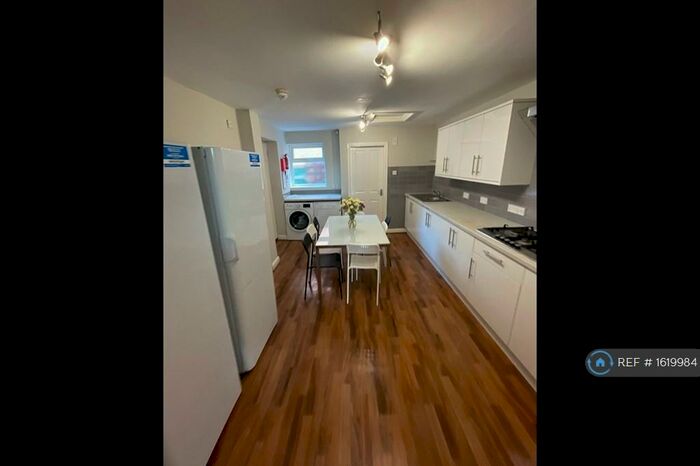 7 Bedroom Terraced House To Rent In Grant Avenue, Liverpool, L15