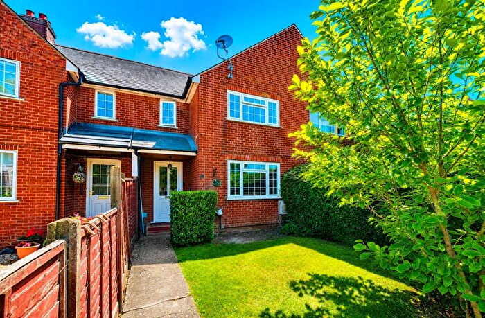 3 Bedroom Terraced House For Sale In Old Kempshott Lane, Basingstoke, RG22