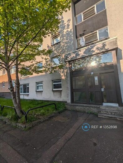 3 Bedroom Flat To Rent In Kennedy Path, Glasgow, G4